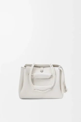 Piccola borsa Madrid in morbida pelle di vitello martellata Soft White Piccola borsa Madrid in morbida pelle di vitello martellata Soft White