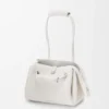 Piccola borsa Madrid in morbida pelle di vitello martellata Soft White