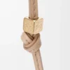Piccolo cinturino Anagram in pelle di vitello sabbia tono su tono/oro