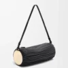 Pochette bracciale in nappa plissettata nera Pochette bracciale in nappa plissettata nera