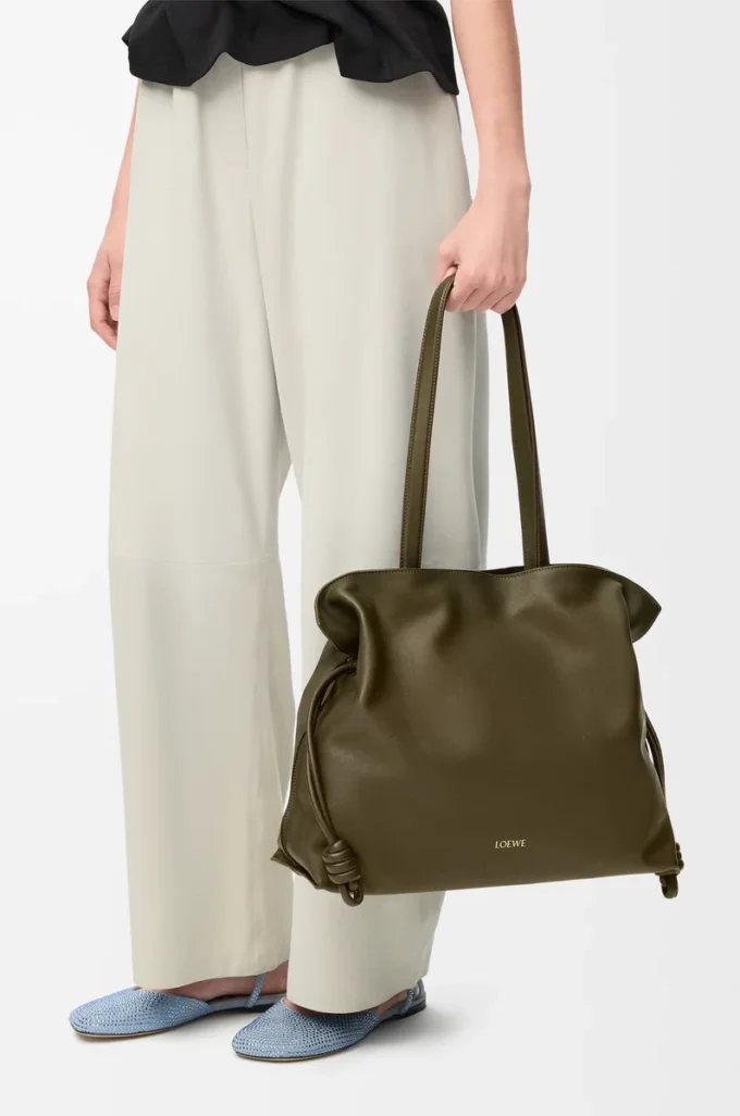 Pochette Flamenco grande in pelle di vitello nappa Dark Khaki Pochette Flamenco grande in pelle di vitello nappa Dark Khaki