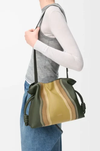 Pochette Flamenco Landscape media in pelle di vitello nappa Bottle Green/Ochre