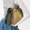 Pochette Flamenco Landscape media in pelle di vitello nappa Bottle Green/Ochre