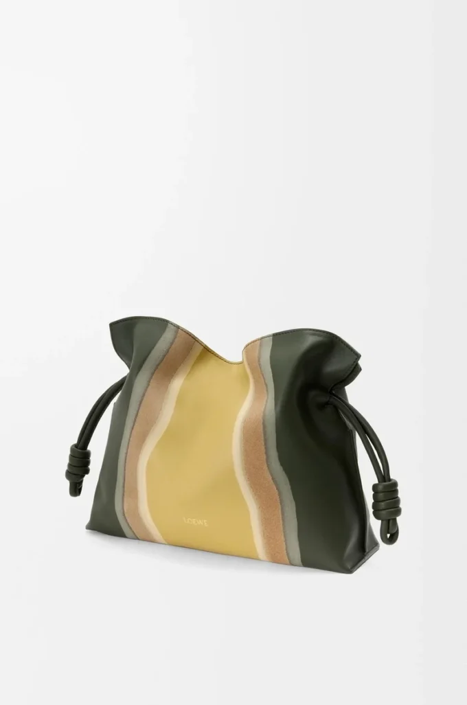Pochette Flamenco Landscape media in pelle di vitello nappa Bottle Green/Ochre
