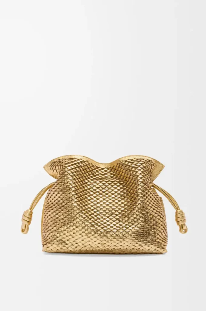 Pochette Flamenco media in pelle di agnello laminata Gold