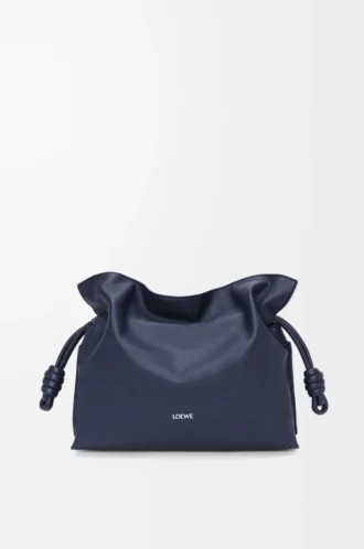 Pochette Flamenco media in pelle di vitello nappa blu abisso