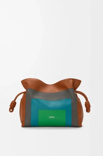 Pochette Flamenco media in pelle di vitello nappa Caramel/Bright Green