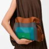 Pochette Flamenco media in pelle di vitello nappa Caramel/Bright Green