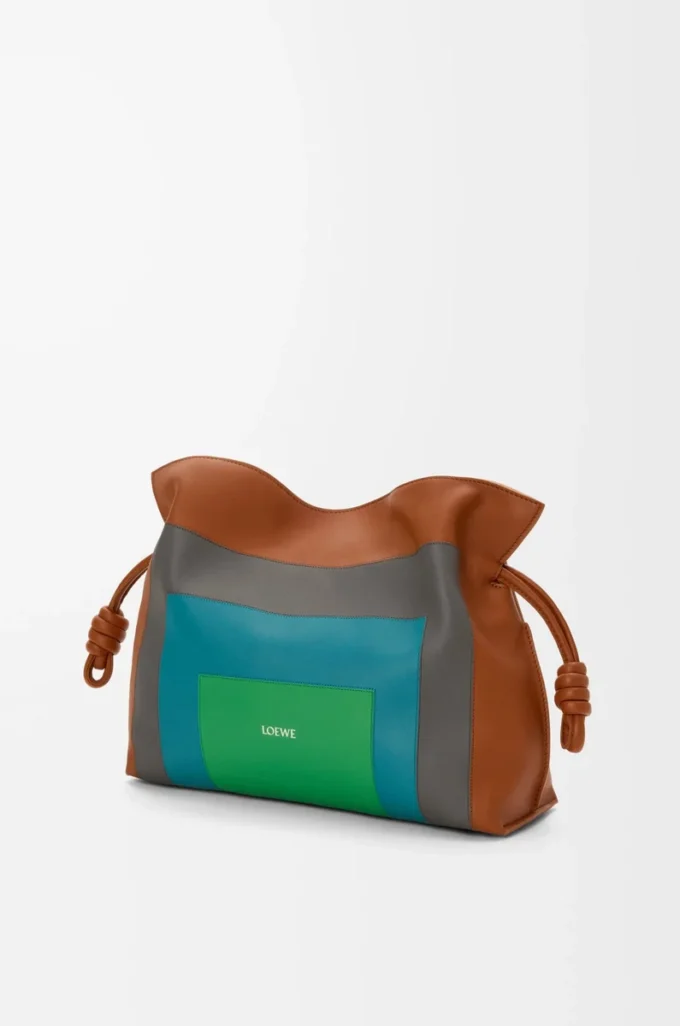 Pochette Flamenco media in pelle di vitello nappa Caramel/Bright Green
