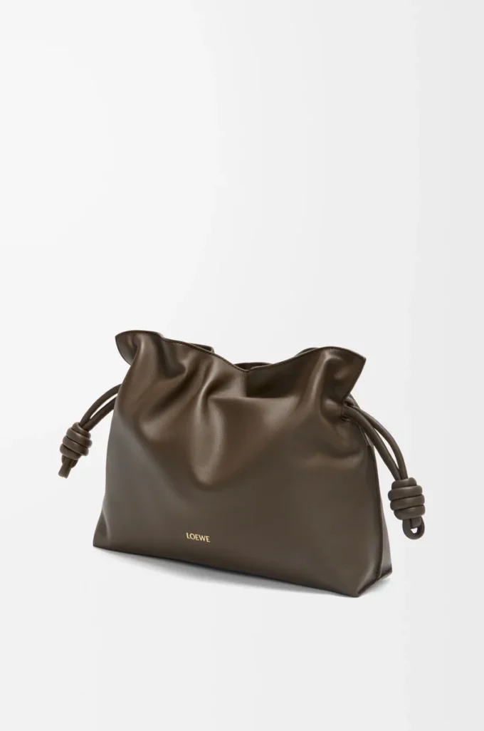 Pochette Flamenco media in pelle di vitello nappa Chocolate Pochette Flamenco media in pelle di vitello nappa Chocolate