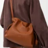 Pochette Flamenco media in pelle di vitello nappa Squirrel Pochette Flamenco media in pelle di vitello nappa Squirrel