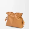 Pochette Flamenco media in pelle di vitello nappa Warm Desert Pochette Flamenco media in pelle di vitello nappa Warm Desert
