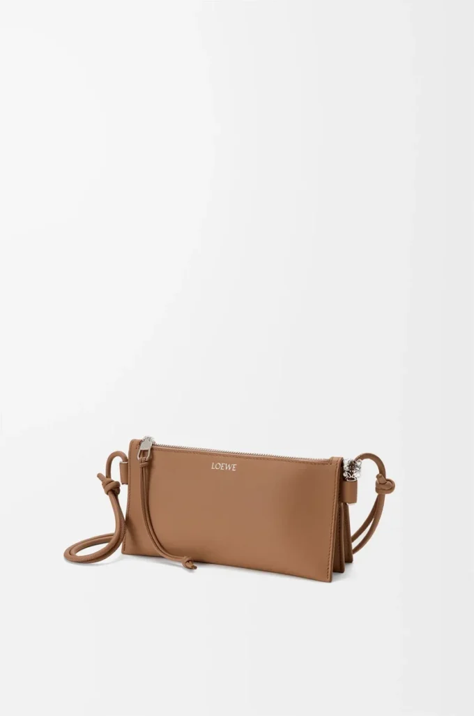 Pochette Joya in pelle di vitello nappa Mocha
