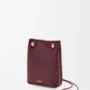 Pochette Pebble in morbida pelle di vitello Dark Burgundy Pochette Pebble in morbida pelle di vitello Dark Burgundy
