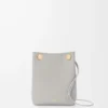 Pochette Pebble in morbida pelle di vitello grigio conchiglia Pochette Pebble in morbida pelle di vitello grigio conchiglia