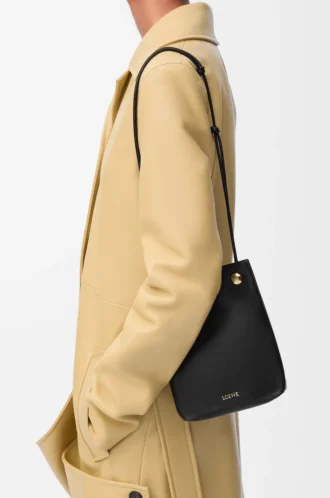 Pochette Pebble in morbida pelle di vitello nera