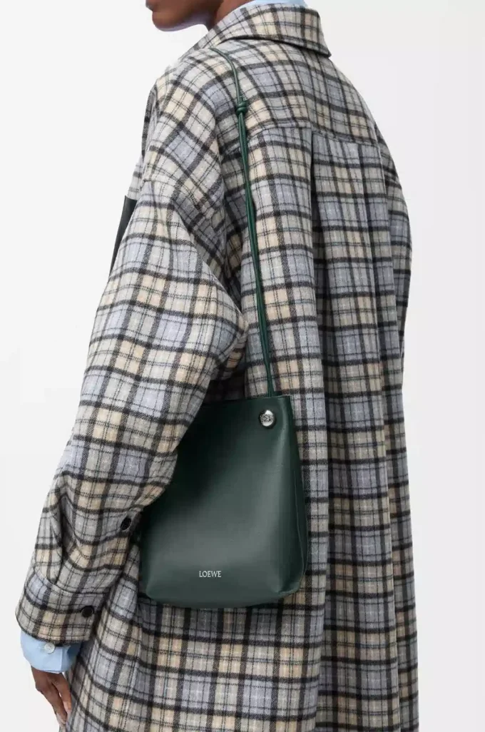 Pochette Pebble in pelle di vitello liscia Sherwood Pochette Pebble in pelle di vitello liscia Sherwood