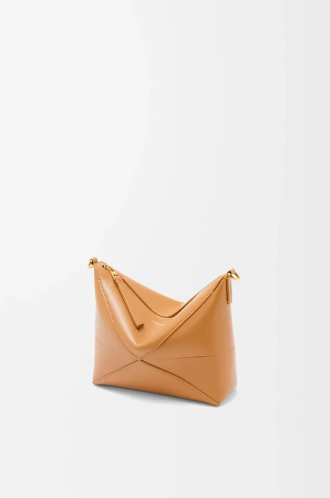 Pochette Puzzle Fold in pelle di vitello nappa lucida Warm Desert
