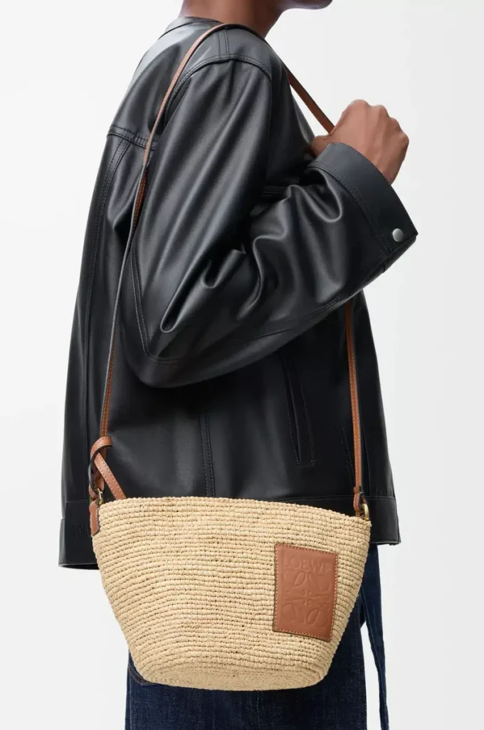 Pochette Slit in rafia e pelle di vitello Naturale/Marrone chiaro
