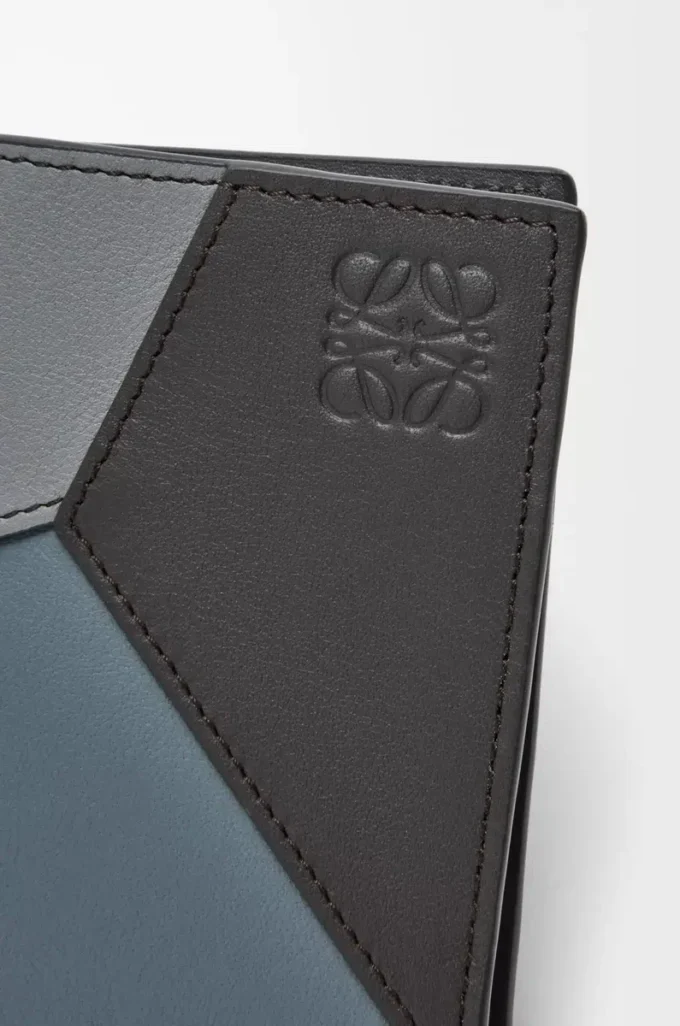 Portacarte bifold Puzzle in classica pelle di vitello Grigio asfalto/Blu tempesta Portacarte bifold Puzzle in classica pelle di vitello Grigio asfalto/Blu tempesta