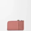 Portacarte e portamonete in morbida pelle di vitello martellata Blush/Mahogany Portacarte e portamonete in morbida pelle di vitello martellata Blush/Mahogany