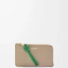 Portacarte e portamonete Knot in pelle di vitello nappa lucida Sand/Tropical Green Portacarte e portamonete Knot in pelle di vitello nappa lucida Sand/Tropical Green