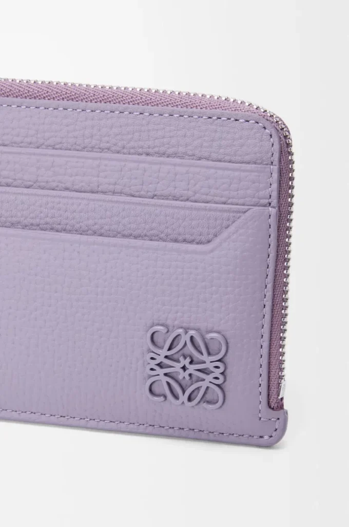 Portacarte quadrato Anagram in pelle di vitello martellata Dirty Mauve