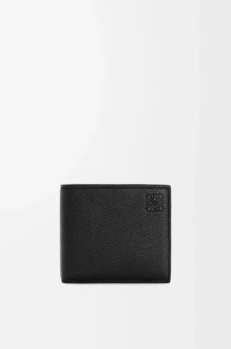 portafoglio bifold in morbida pelle di vitello martellata nero 1 330x498 - Portafoglio bifold in morbida pelle di vitello martellata Nero