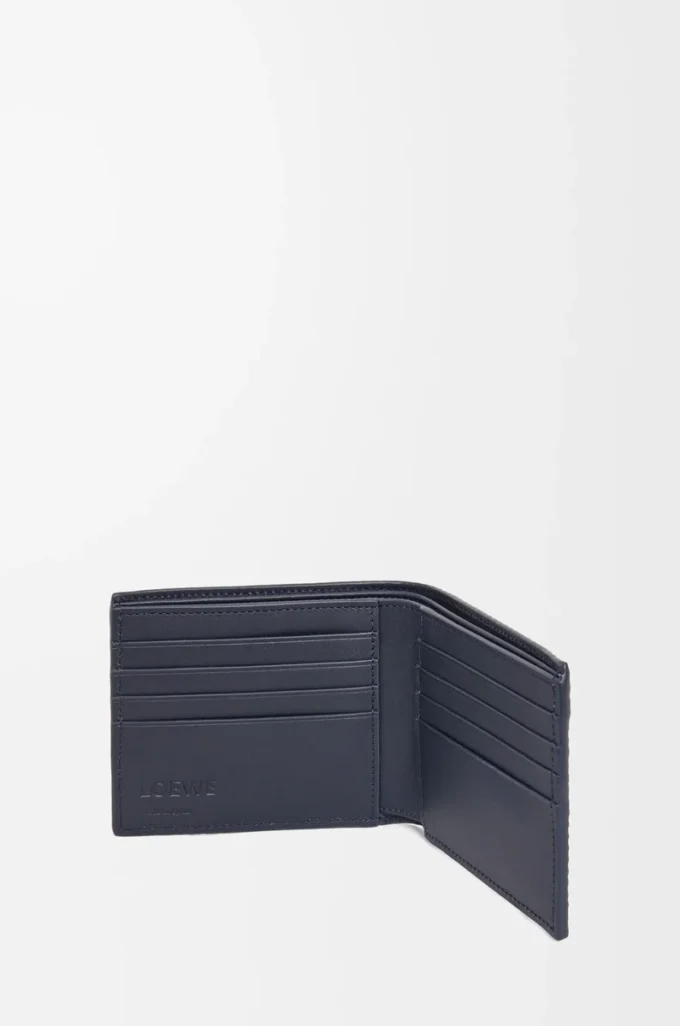 Portafoglio bifold in pelle di vitello classica testurizzata Deep Navy Portafoglio bifold in pelle di vitello classica testurizzata Deep Navy