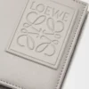 Portafoglio bifold in pelle di vitello satinata grigio conchiglia