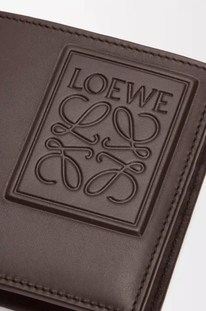Portafoglio bifold in pelle di vitello satinata marrone scuro Portafoglio bifold in pelle di vitello satinata marrone scuro