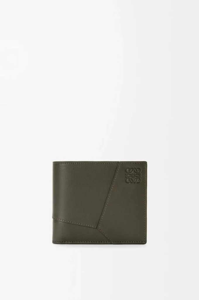 Portafoglio bifold Puzzle in classica pelle di vitello Dark Khaki Portafoglio bifold Puzzle in classica pelle di vitello Dark Khaki
