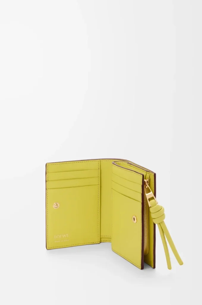 Portafoglio compatto con nodo in pelle di vitello nappa lucida Dark Burgundy/Light Citrine