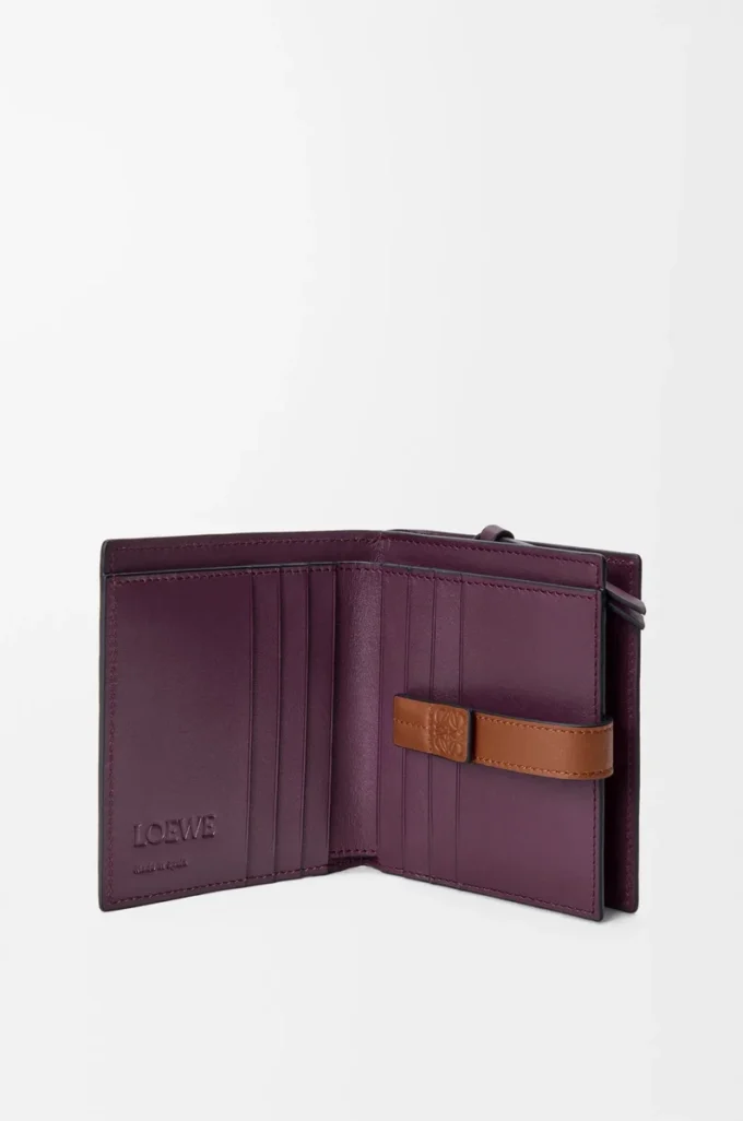 Portafoglio compatto con zip in morbida pelle di vitello martellata Dirty Mauve/Squirrel