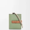 Portafoglio compatto con zip in morbida pelle di vitello martellata Rosemary/Tan