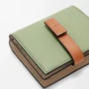 Portafoglio compatto con zip in morbida pelle di vitello martellata Rosemary/Tan