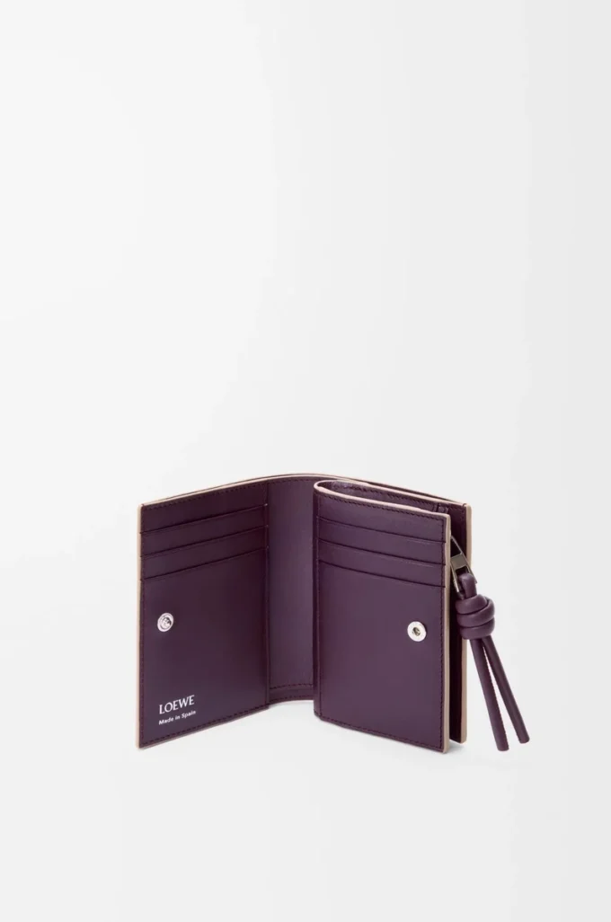 Portafoglio compatto Knot in pelle di vitello nappa lucida Clay/Plum