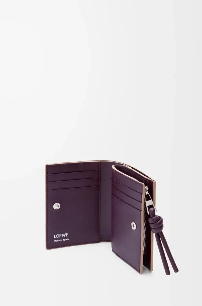 Portafoglio compatto Knot in pelle di vitello nappa lucida Clay/Plum