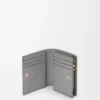 Portafoglio compatto Landscape in pelle di vitello nappa Sparkling Grey/Butter