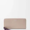 Portafoglio con chiusura a zip e nodo in pelle di vitello nappa lucida Clay/Plum Portafoglio con chiusura a zip e nodo in pelle di vitello nappa lucida Clay/Plum