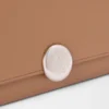 Portafoglio continentale Pebble in pelle di vitello mini grain color moka Portafoglio continentale Pebble in pelle di vitello mini grain color moka