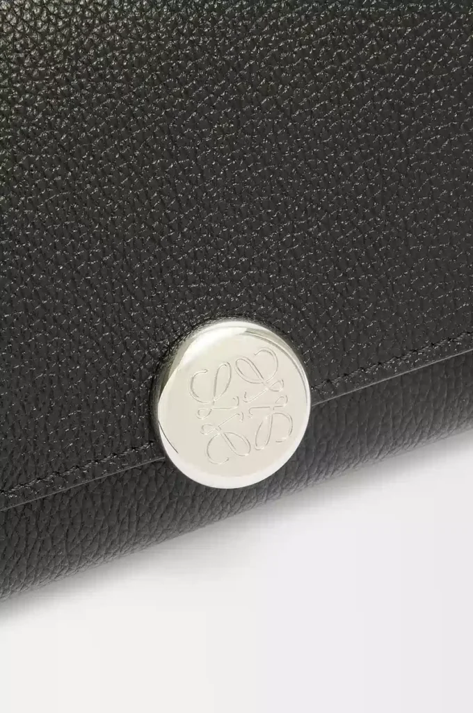 Portafoglio continentale Pebble in pelle di vitello mini grain Nero Portafoglio continentale Pebble in pelle di vitello mini grain Nero