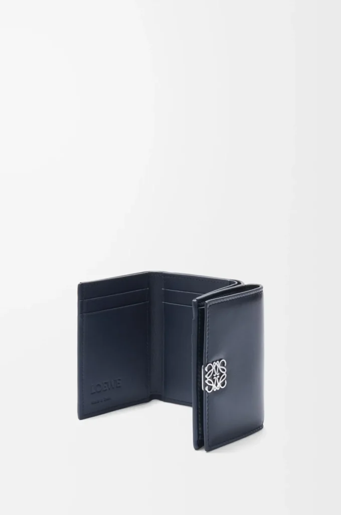 Portafoglio Puffer Anagram a tre ante in pelle di vitello nappa lucida Deep Navy
