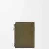 Portafoglio sottile e compatto in classica pelle di vitello martellata Dark Khaki Portafoglio sottile e compatto in classica pelle di vitello martellata Dark Khaki