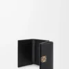 Portafoglio triplo Anagram in pelle di vitello martellata Black/Gold