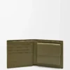 Portamonete bifold in classica pelle di vitello martellata Dark Khaki Portamonete bifold in classica pelle di vitello martellata Dark Khaki
