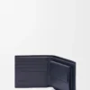 Portamonete bifold in classica pelle di vitello testurizzata Deep Navy Portamonete bifold in classica pelle di vitello testurizzata Deep Navy
