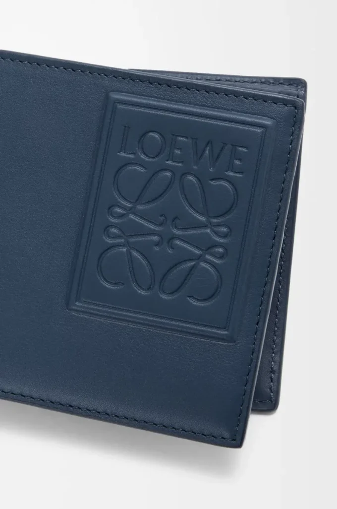 Portamonete bifold in pelle di vitello satinata tinta indaco Portamonete bifold in pelle di vitello satinata tinta indaco