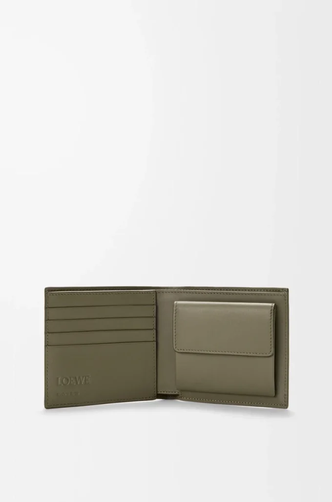 Portamonete bifold in pelle di vitello satinata verde kaki Portamonete bifold in pelle di vitello satinata verde kaki