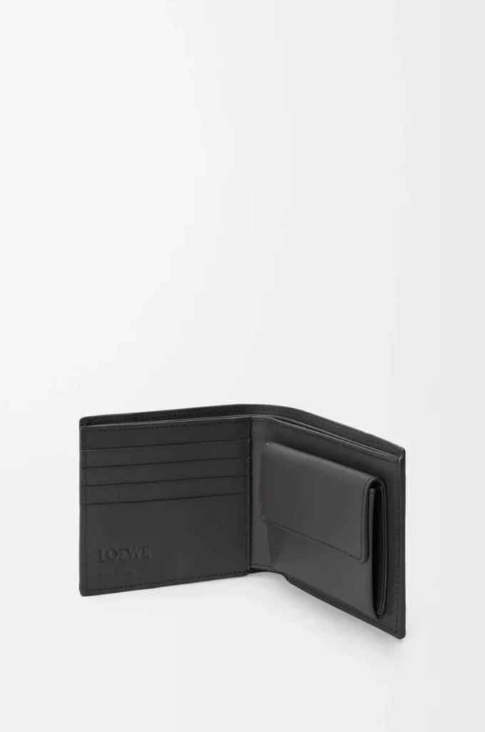 Portamonete bifold Puzzle in classica pelle di vitello Asphalt Grey/Storm Blue Portamonete bifold Puzzle in classica pelle di vitello Asphalt Grey/Storm Blue